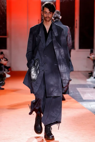 Look 11